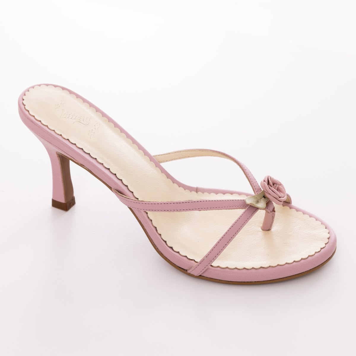 องเท้าส้นสูงใส่ได้ทุกลุค